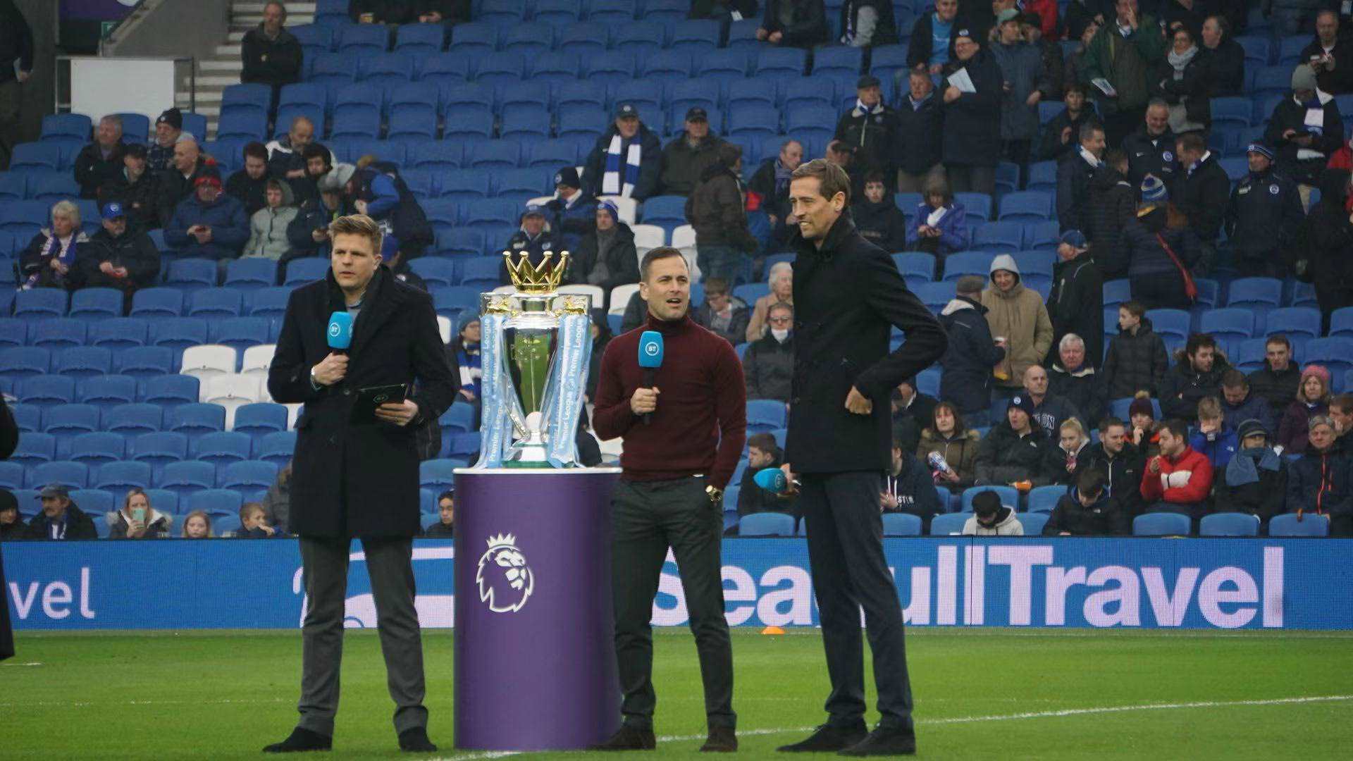 体育国足新帅伊万科维奇率队首训